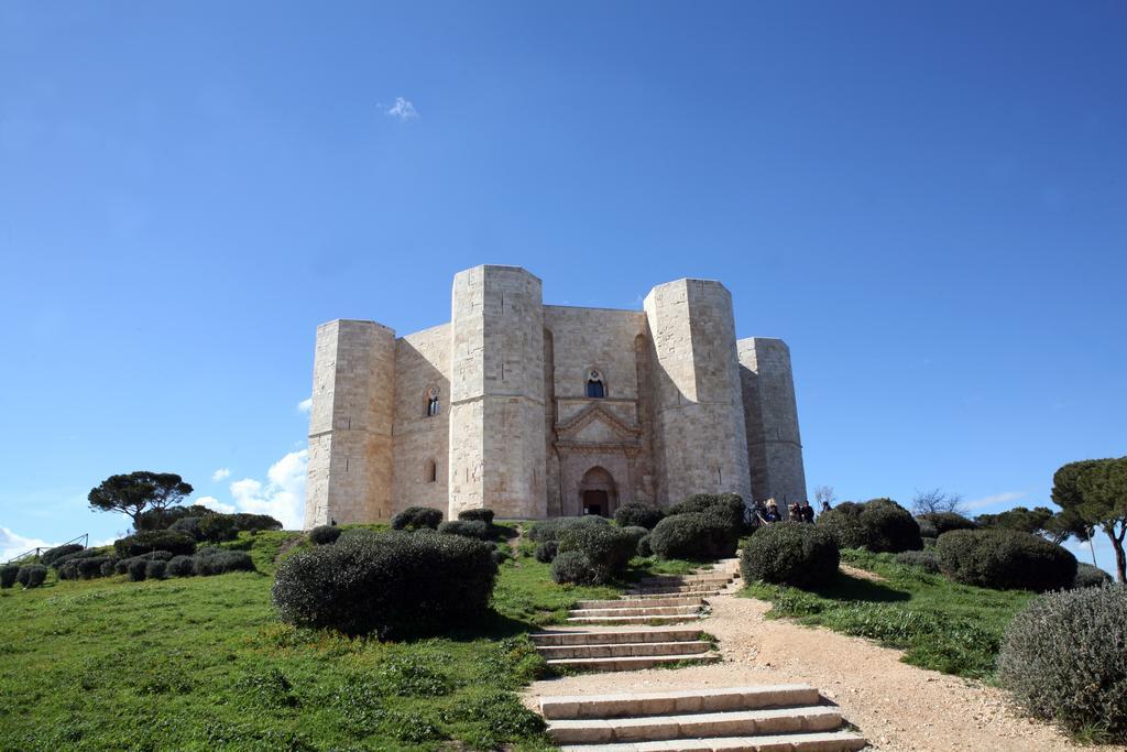 Le Petite Maison Andria Rum bild